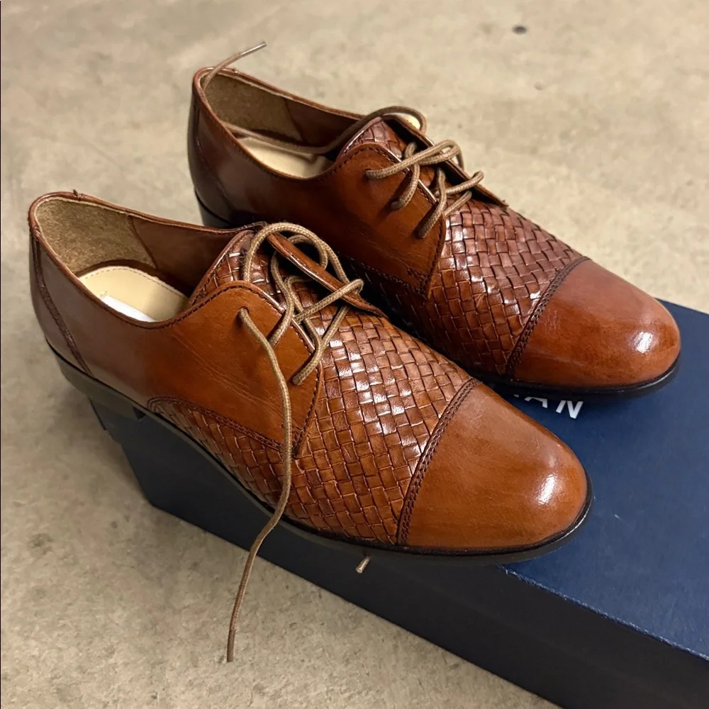 Brand new Cole Haan women's Tan Woven Leather Oxfords - Picture 8 of 10